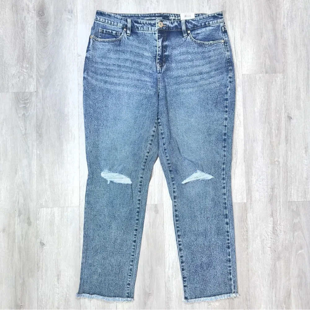 Women's 14 NWT Curvy Girlfriend Distressed Straight Leg Blue Jeans